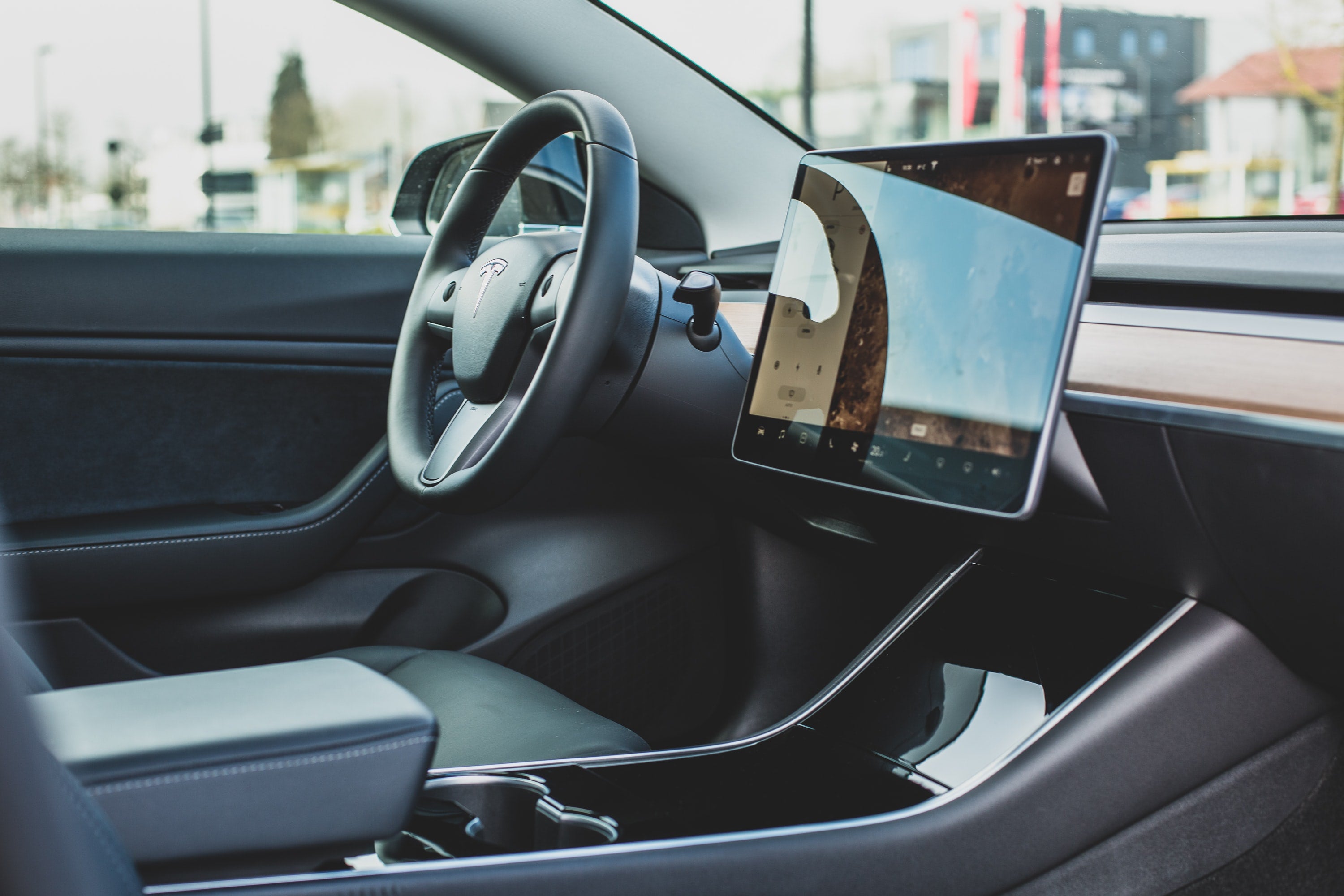 The real reason Tesla doesn't have a heads-up display – Chargerman